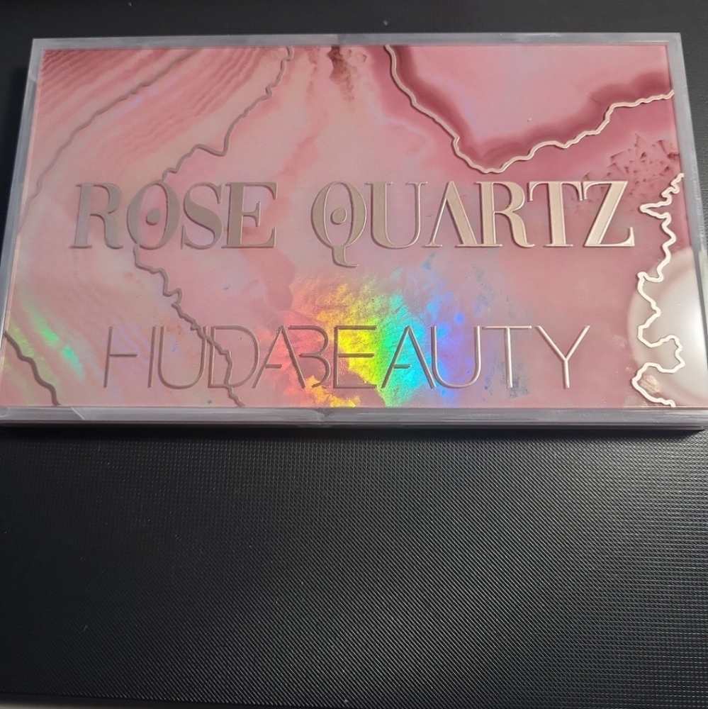 Huda Rose Quartz Palette